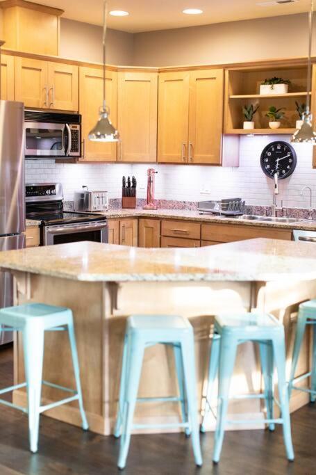 Sunserra Villa! Movie Room, Family Friendly, Bbqs, Pools, Free Golf! Quincy Екстериор снимка